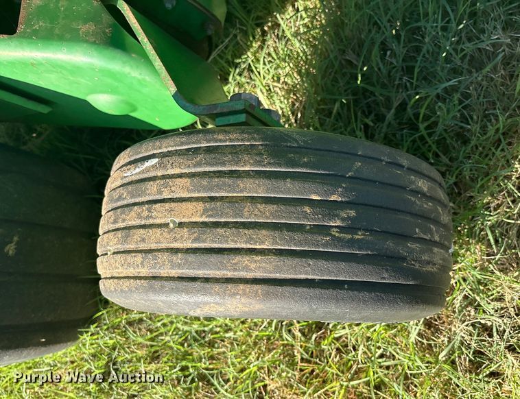 image for item IE9215 John Deere 535 round baler