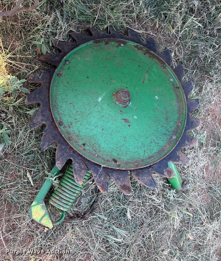 image for item IE9215 John Deere 535 round baler