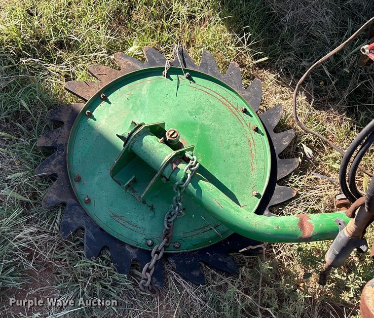 image for item IE9215 John Deere 535 round baler