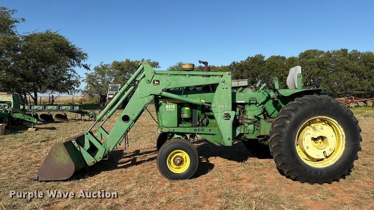 image for item IE9216 1960 John Deere 4010 tractor