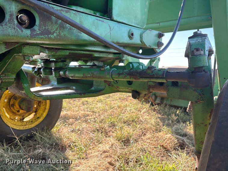 image for item IE9216 1960 John Deere 4010 tractor