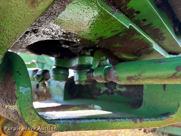 image for item IE9216 1960 John Deere 4010 tractor