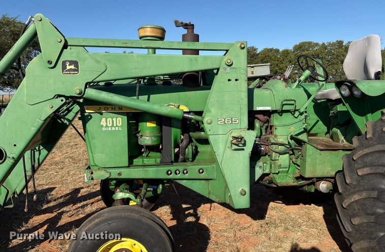 image for item IE9216 1960 John Deere 4010 tractor