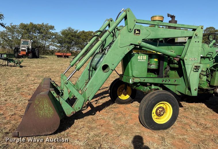 image for item IE9216 1960 John Deere 4010 tractor