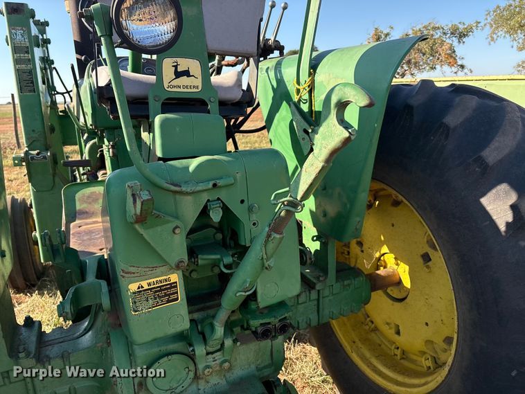 image for item IE9216 1960 John Deere 4010 tractor