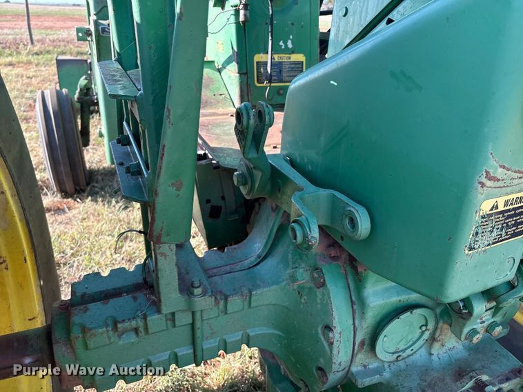 image for item IE9216 1960 John Deere 4010 tractor