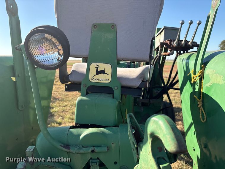 image for item IE9216 1960 John Deere 4010 tractor