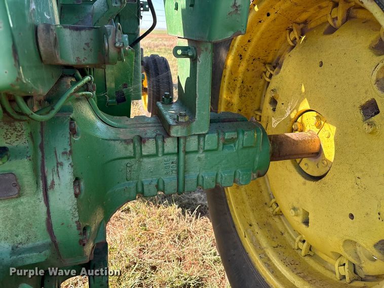 image for item IE9216 1960 John Deere 4010 tractor