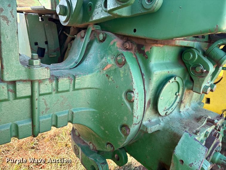 image for item IE9216 1960 John Deere 4010 tractor