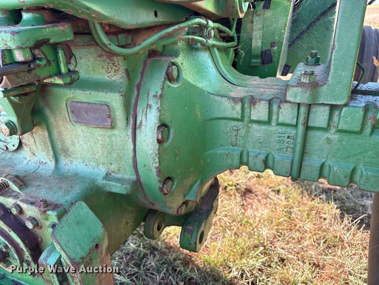 image for item IE9216 1960 John Deere 4010 tractor