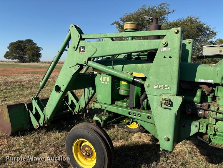 image for item IE9216 1960 John Deere 4010 tractor