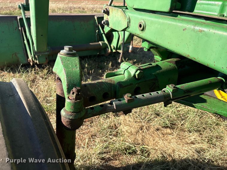 image for item IE9216 1960 John Deere 4010 tractor