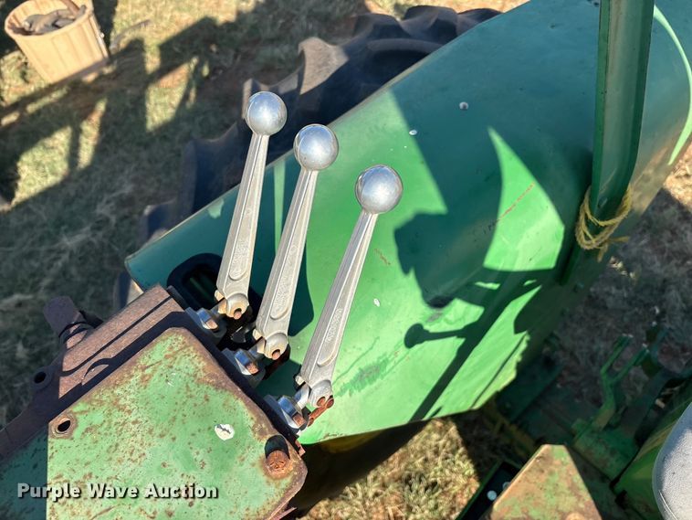 image for item IE9216 1960 John Deere 4010 tractor