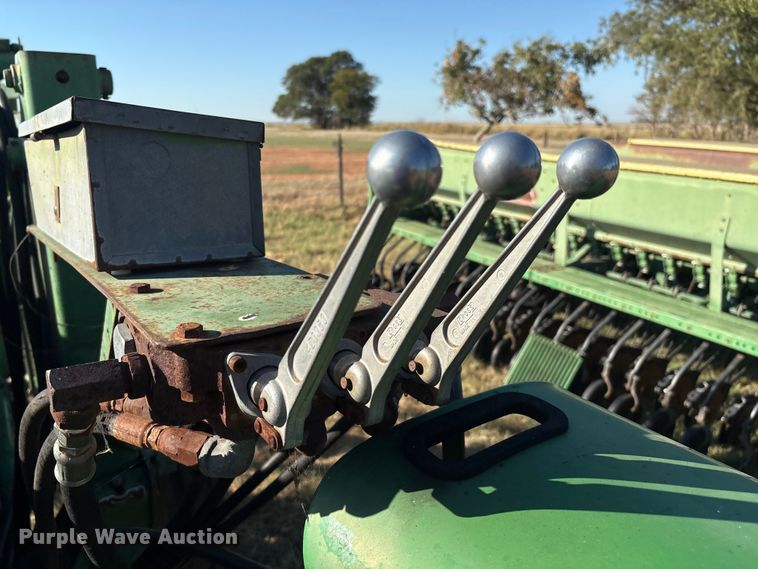 image for item IE9216 1960 John Deere 4010 tractor