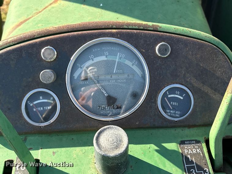 image for item IE9216 1960 John Deere 4010 tractor