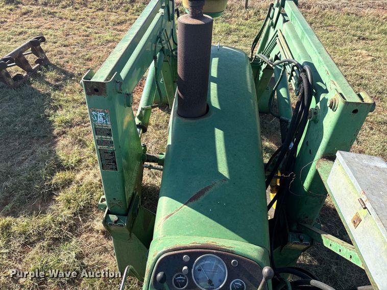 image for item IE9216 1960 John Deere 4010 tractor