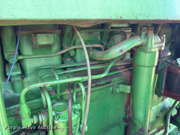 image for item IE9216 1960 John Deere 4010 tractor