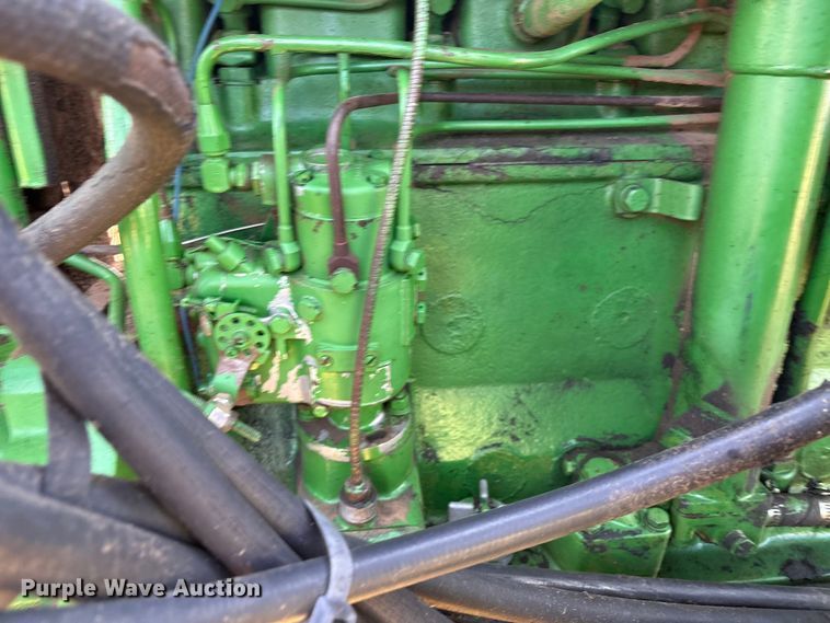 image for item IE9216 1960 John Deere 4010 tractor