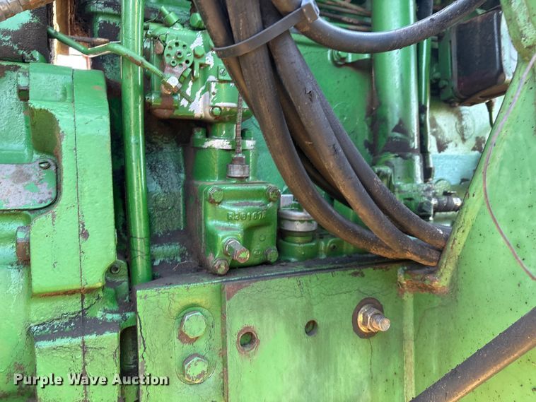 image for item IE9216 1960 John Deere 4010 tractor