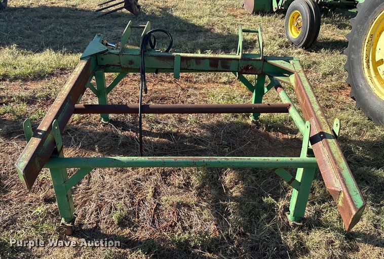 image for item IE9216 1960 John Deere 4010 tractor