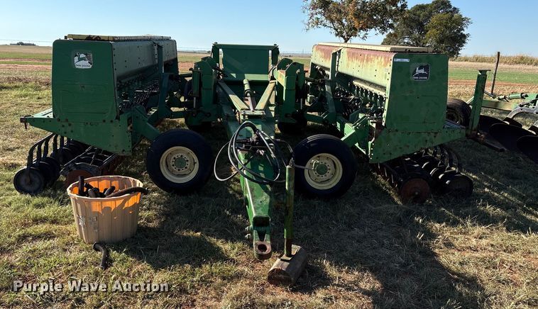 image for item IE9217 John Deere 515 grain drill