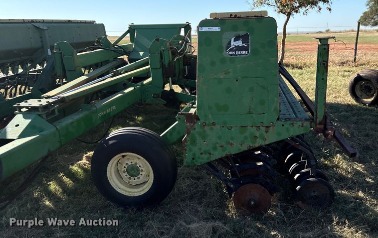 image for item IE9217 John Deere 515 grain drill