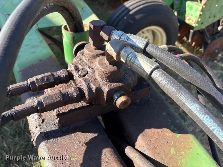 image for item IE9217 John Deere 515 grain drill