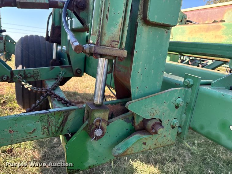 image for item IE9217 John Deere 515 grain drill