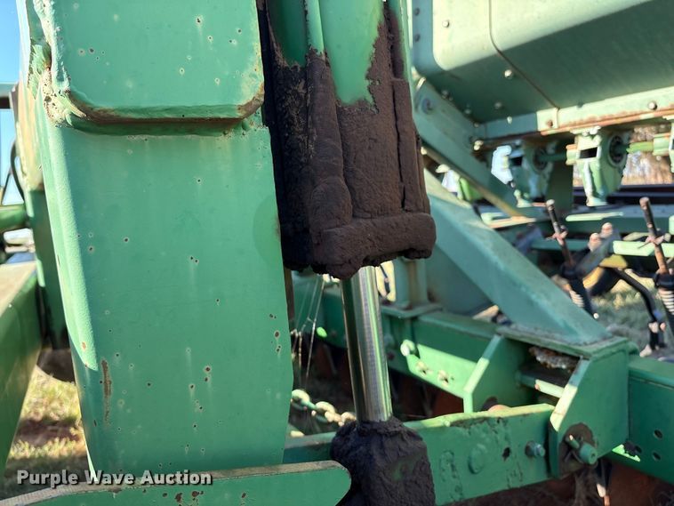 image for item IE9217 John Deere 515 grain drill