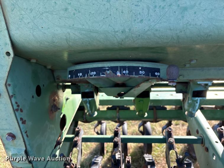 image for item IE9217 John Deere 515 grain drill