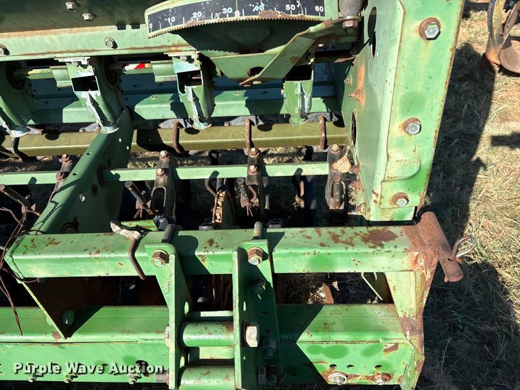 image for item IE9217 John Deere 515 grain drill