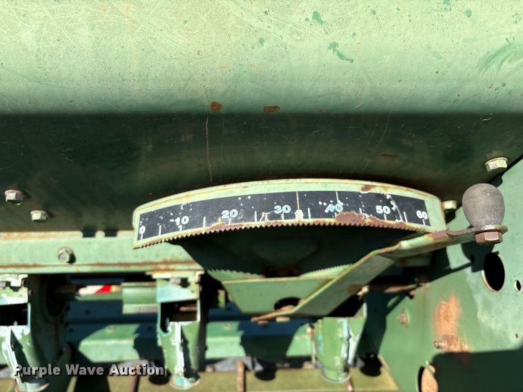 image for item IE9217 John Deere 515 grain drill