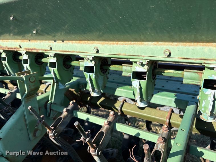 image for item IE9217 John Deere 515 grain drill