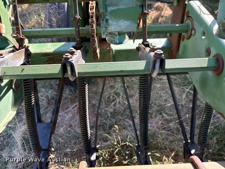 image for item IE9217 John Deere 515 grain drill