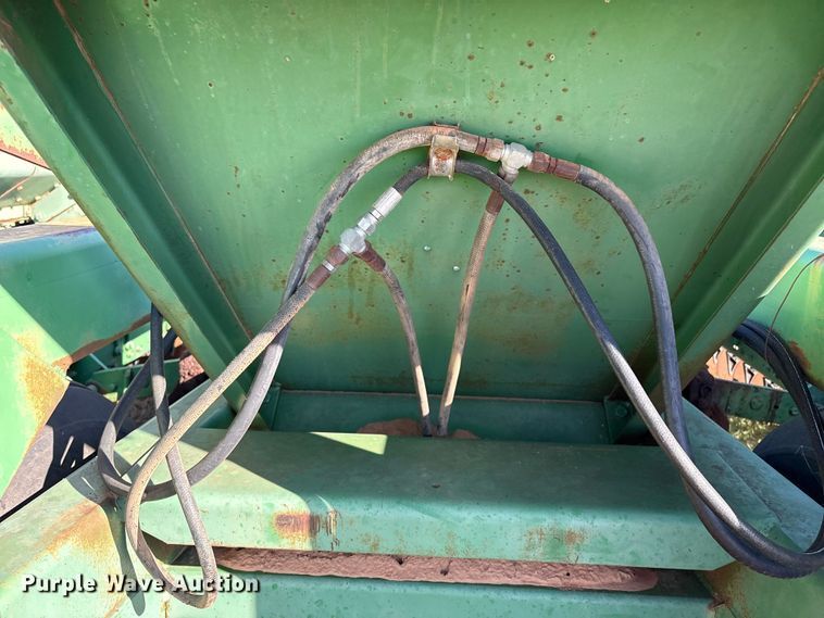 image for item IE9217 John Deere 515 grain drill