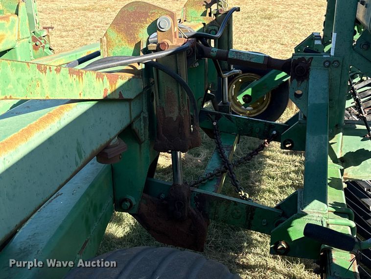 image for item IE9217 John Deere 515 grain drill