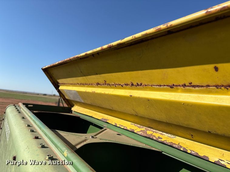 image for item IE9217 John Deere 515 grain drill