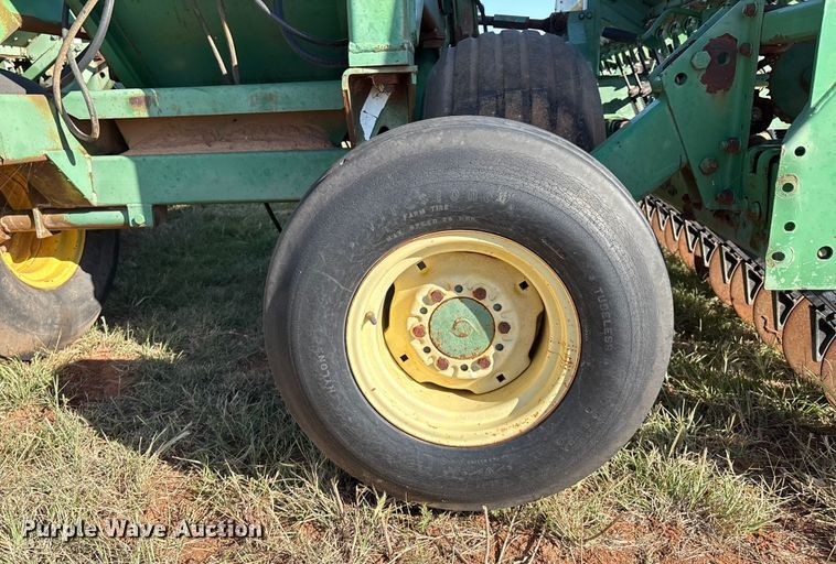image for item IE9217 John Deere 515 grain drill