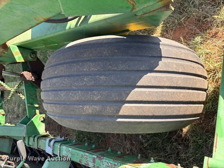 image for item IE9217 John Deere 515 grain drill