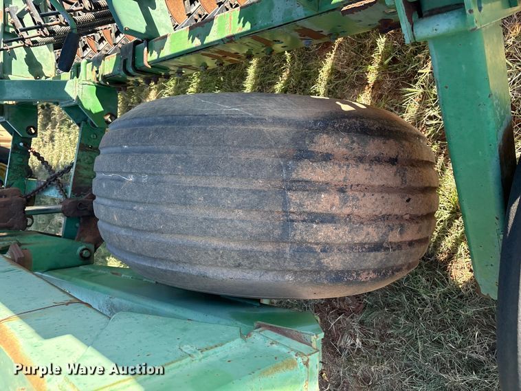 image for item IE9217 John Deere 515 grain drill