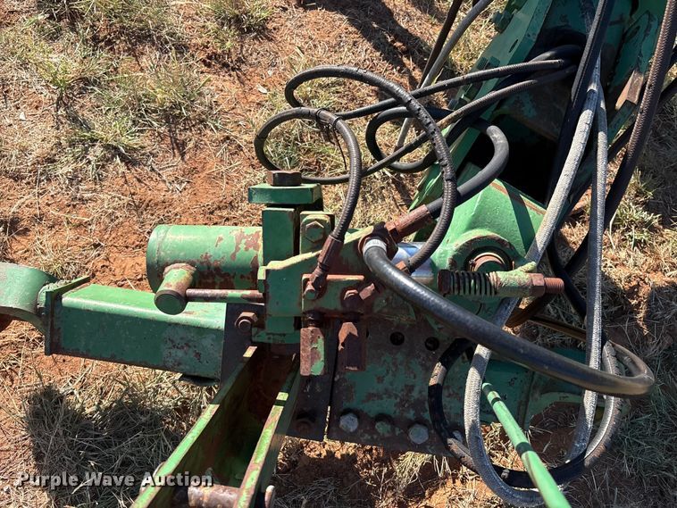 image for item IE9218 John Deere 2600 6 bottom plow