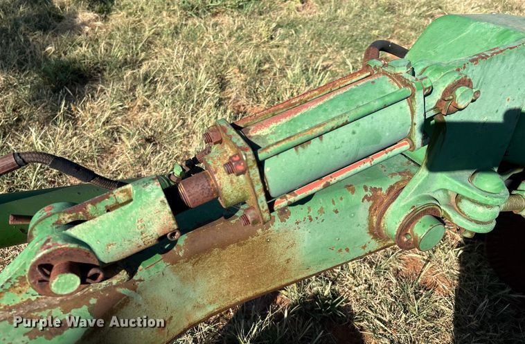 image for item IE9218 John Deere 2600 6 bottom plow