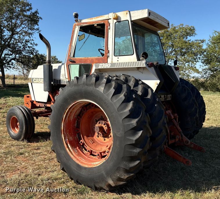 image for item IE9219 Case 2390 tractor
