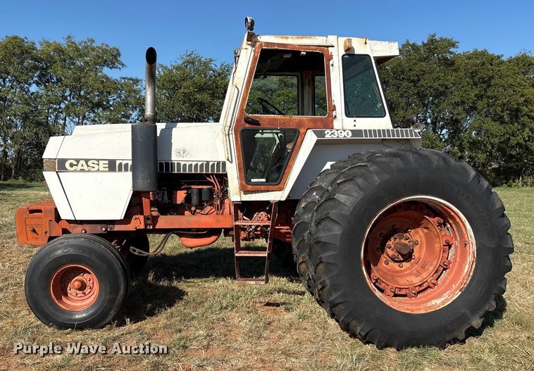 image for item IE9219 Case 2390 tractor