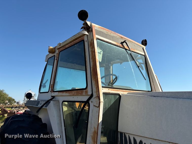 image for item IE9219 Case 2390 tractor