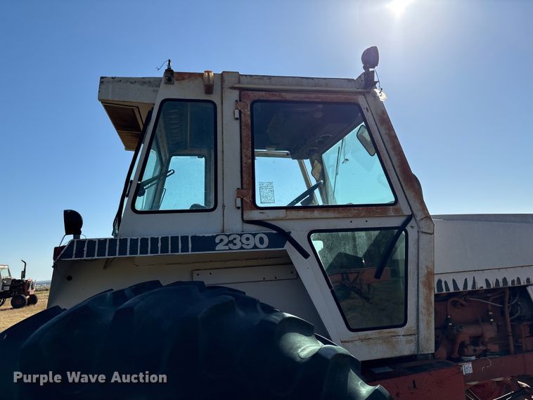 image for item IE9219 Case 2390 tractor