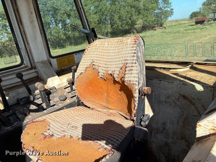 image for item IE9219 Case 2390 tractor