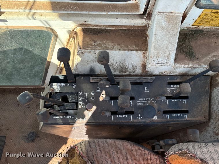 image for item IE9219 Case 2390 tractor