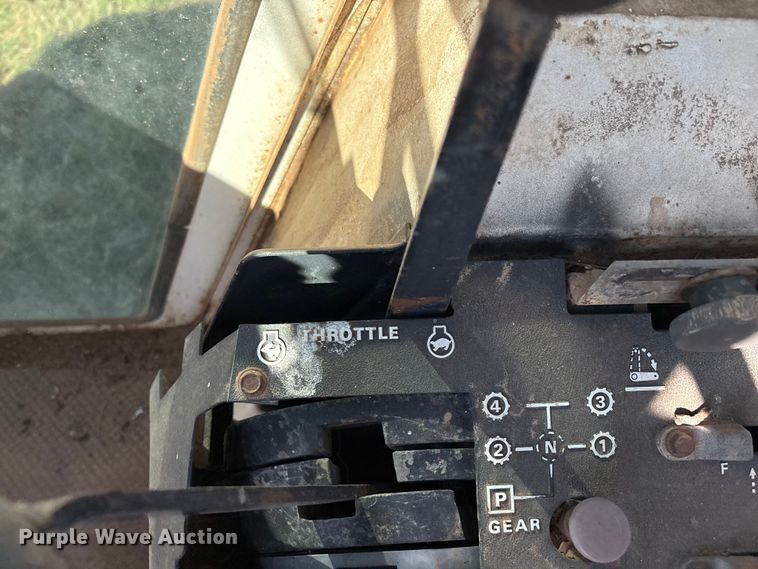 image for item IE9219 Case 2390 tractor