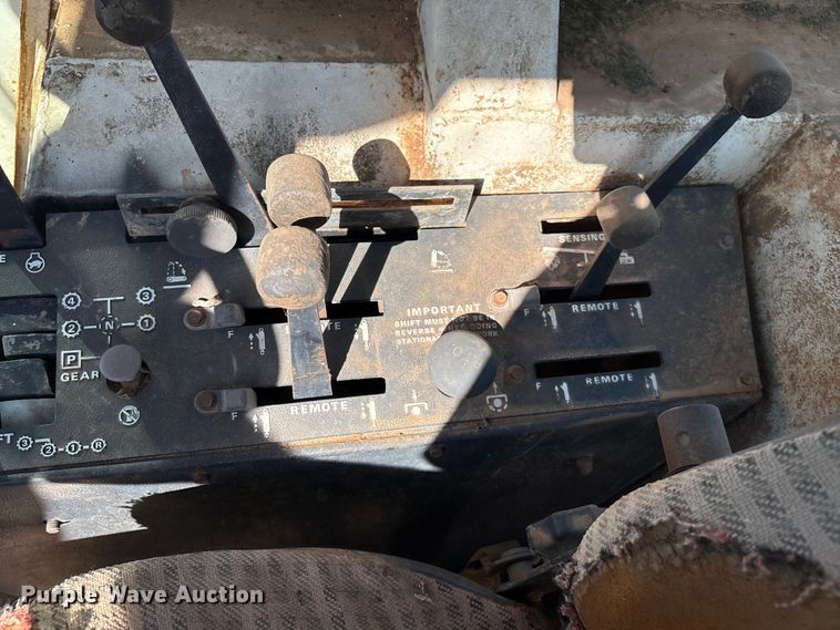 image for item IE9219 Case 2390 tractor